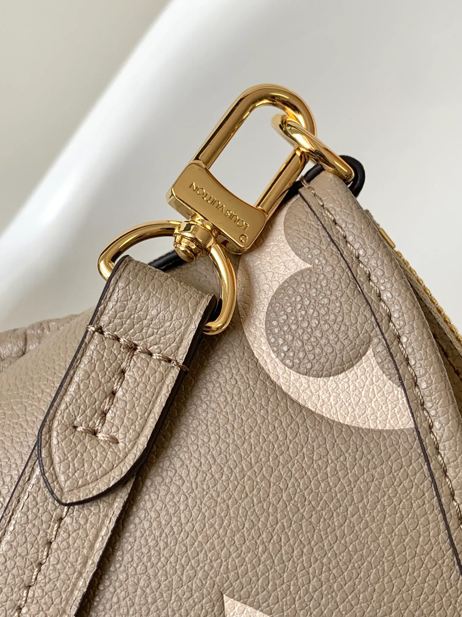 Women's Classic Handbags LOUIS VUITTON 17949170