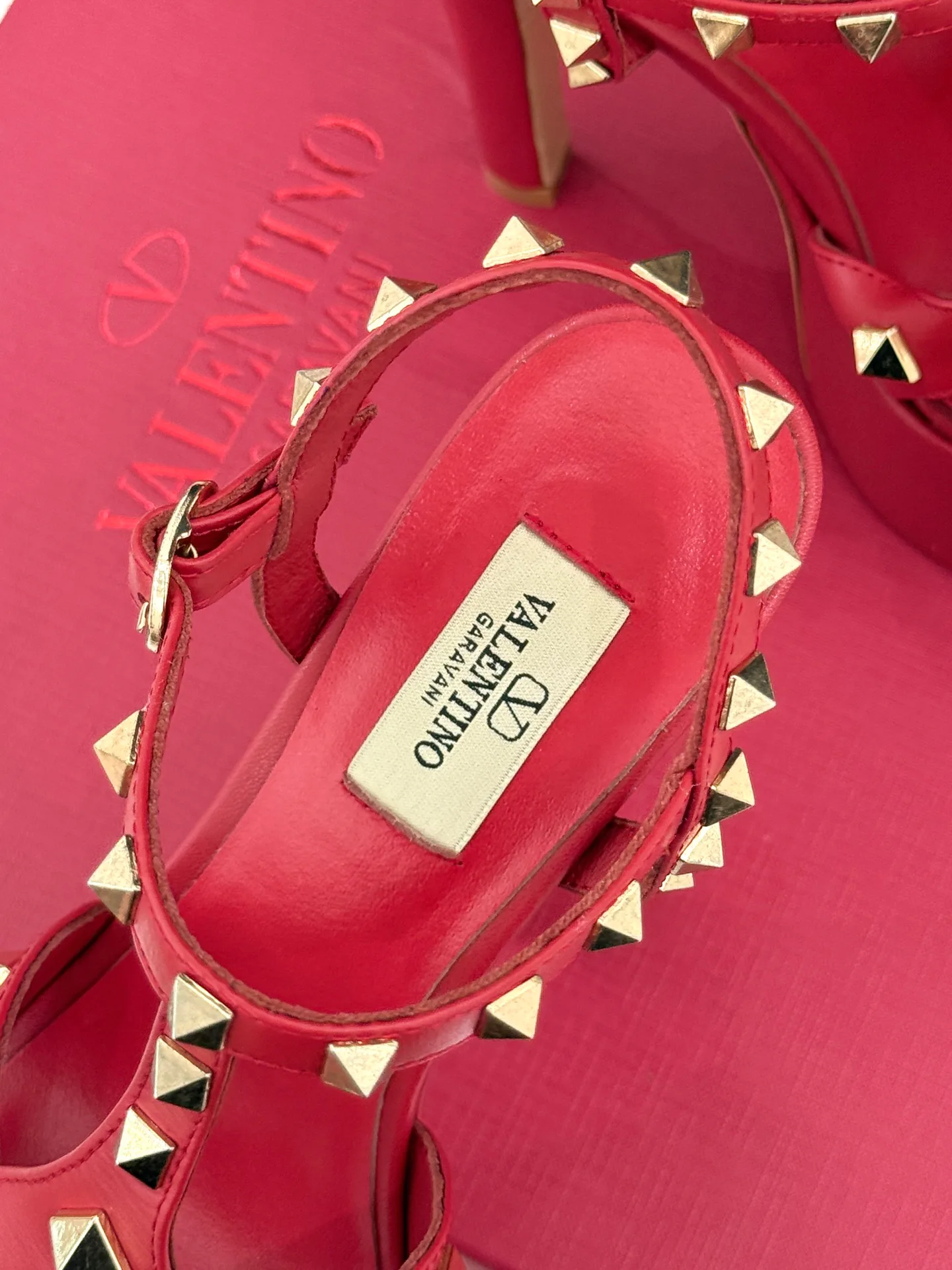 Women's Open-Toe Sandals VALENTINO 18198295