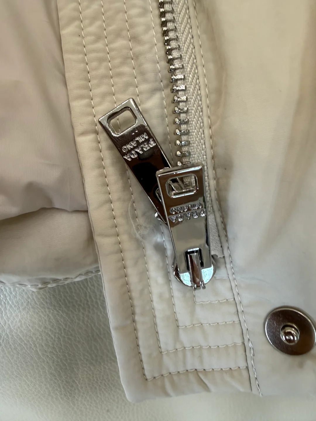 Women's Jackets And Down Jackets PRADA 18226365