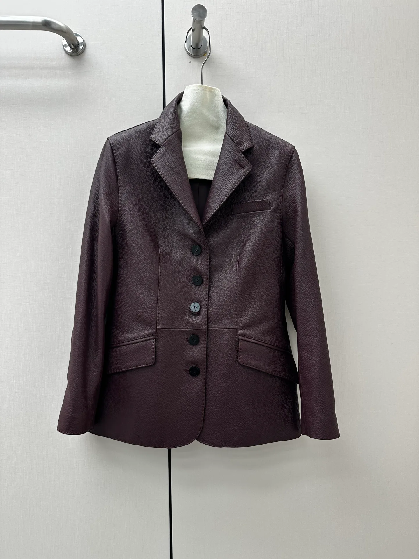 Women's Leather Jackets And Sheepskin Coats HERMES 17341009
