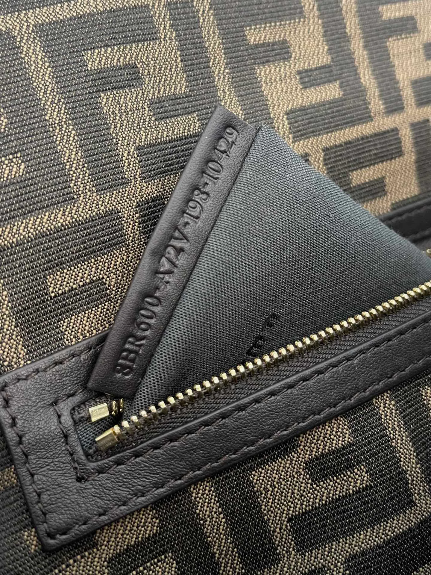 Women's Classic Handbags FENDI 17880627