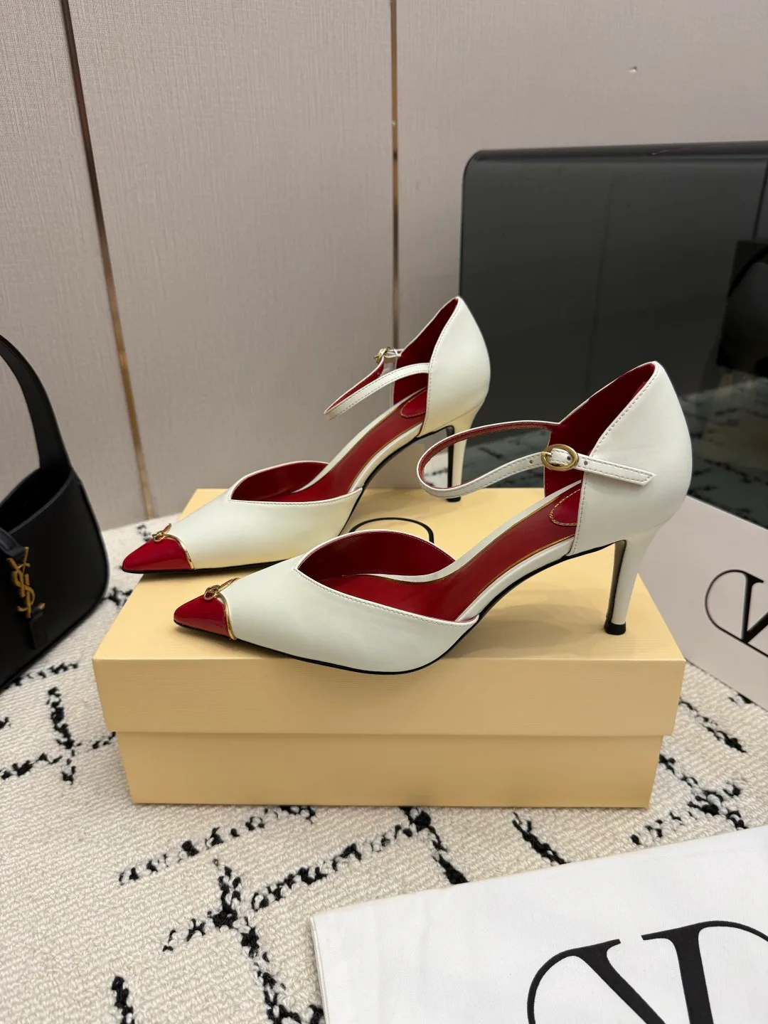 Women's Heels VALENTINO 17937573