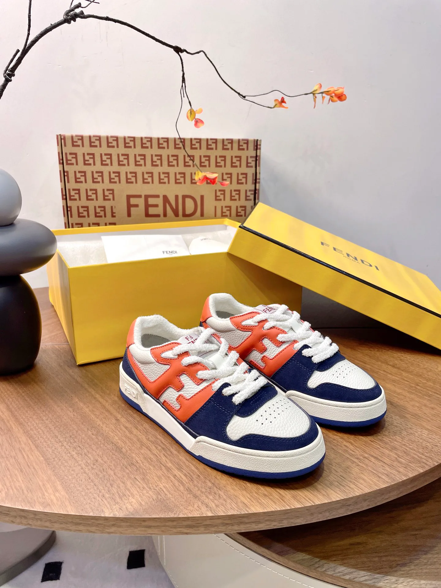 Women's Sneakers FENDI 17957375
