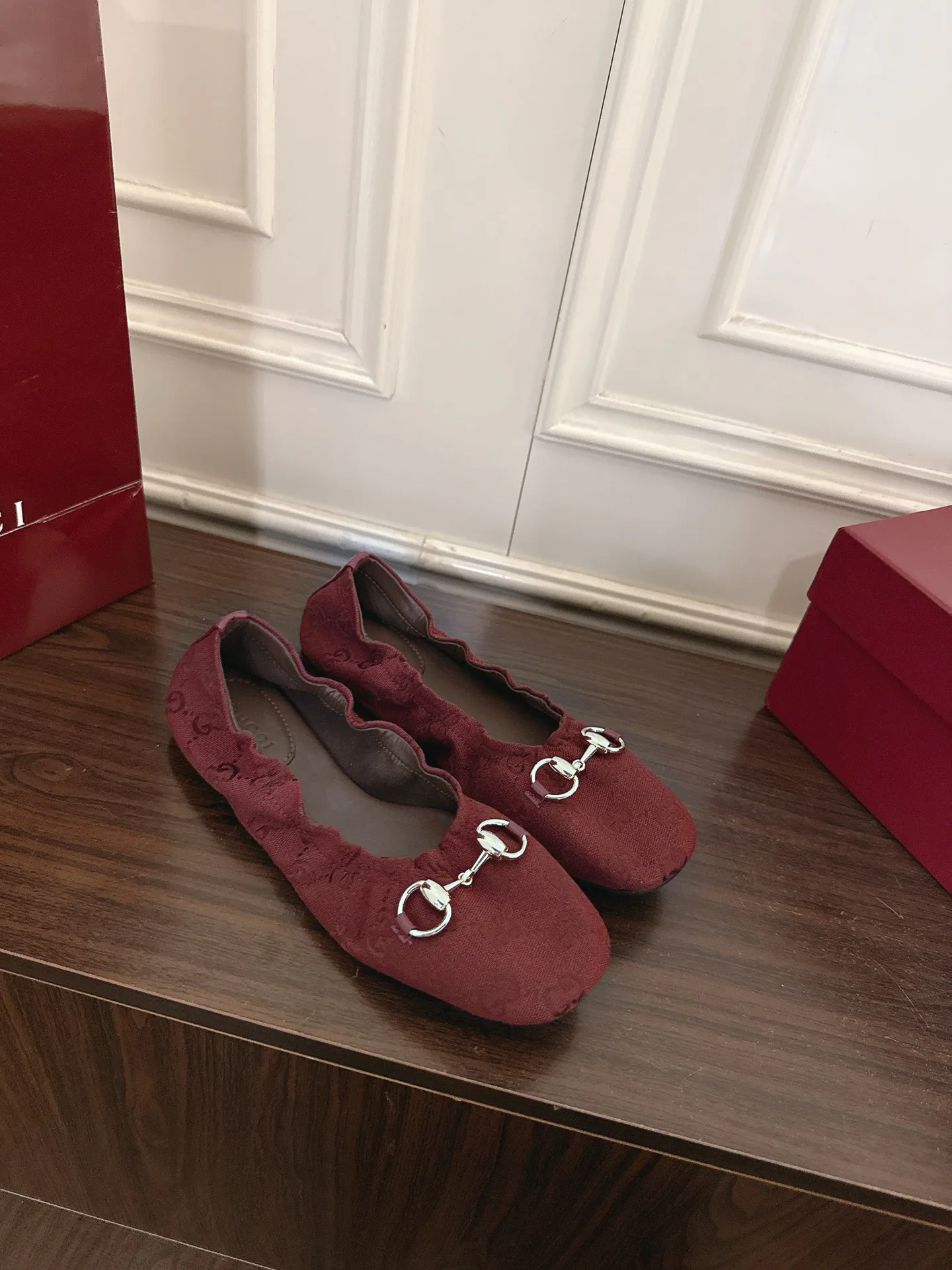 Women's Ballet Flats GUCCI 16910467