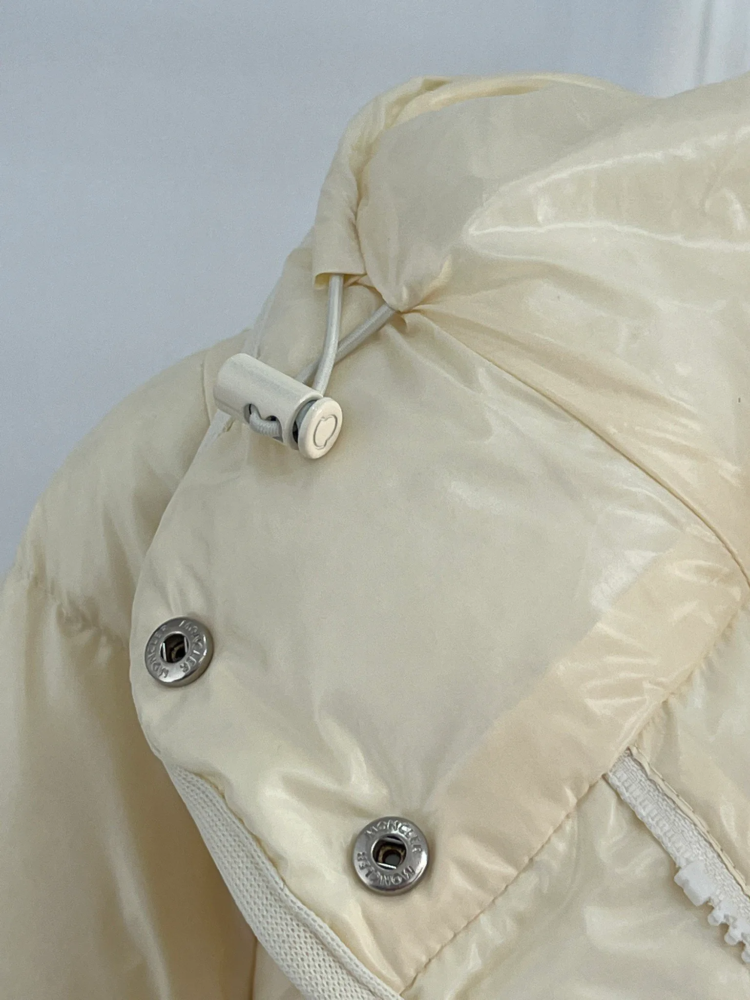 Women's Jackets And Down Jackets MONCLER 18416193