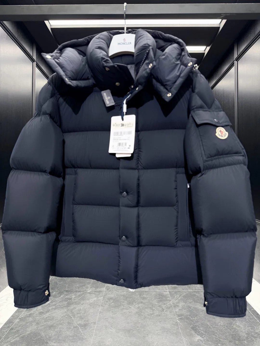 Men's Jackets And Down Jackets MONCLER 19553258