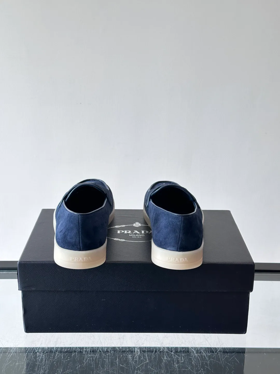 Men's Loafers And Dress Shoes PRADA 18102309