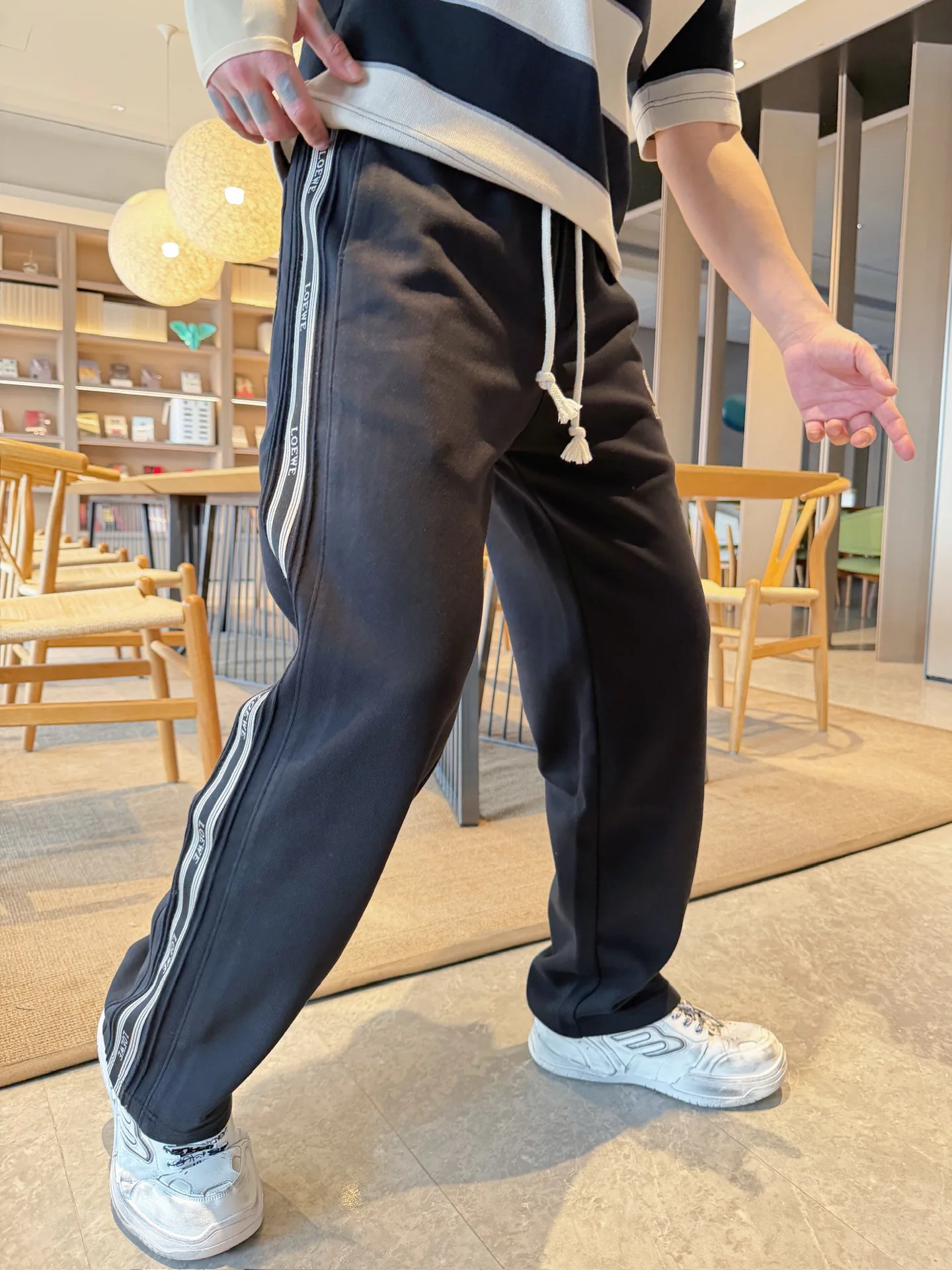 Men's Trousers LOEWE 18345733