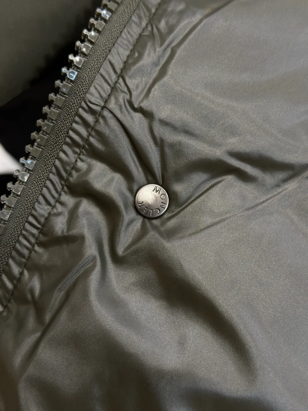 Men's Jackets And Down Jackets MONCLER 18359608