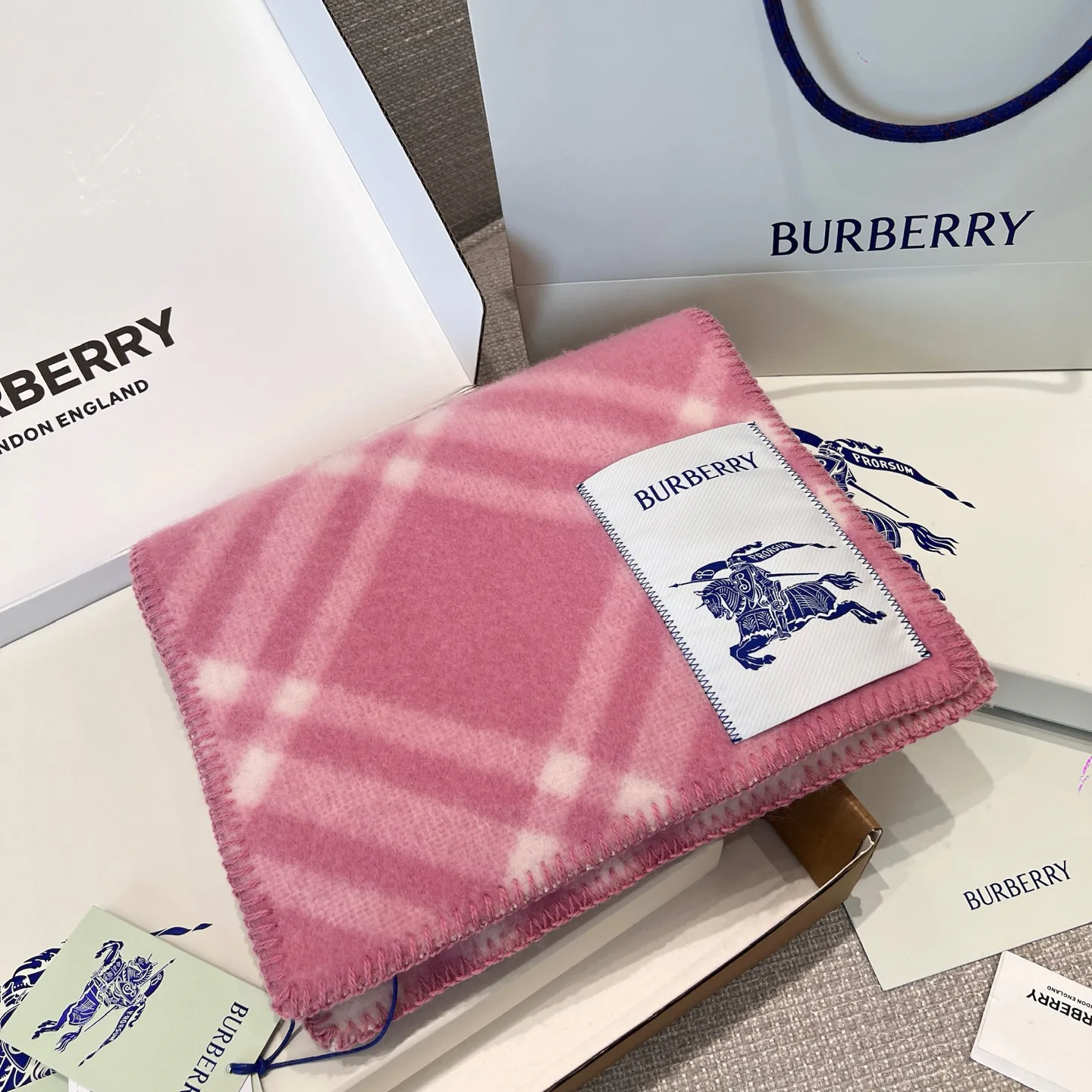 Scarves BURBERRY 17945208
