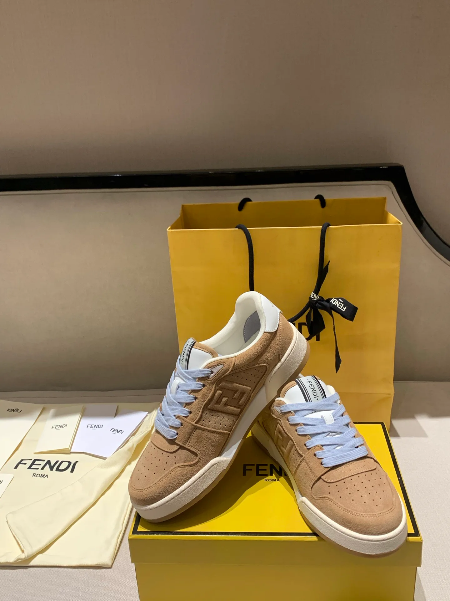 Women's Sneakers FENDI 18228112