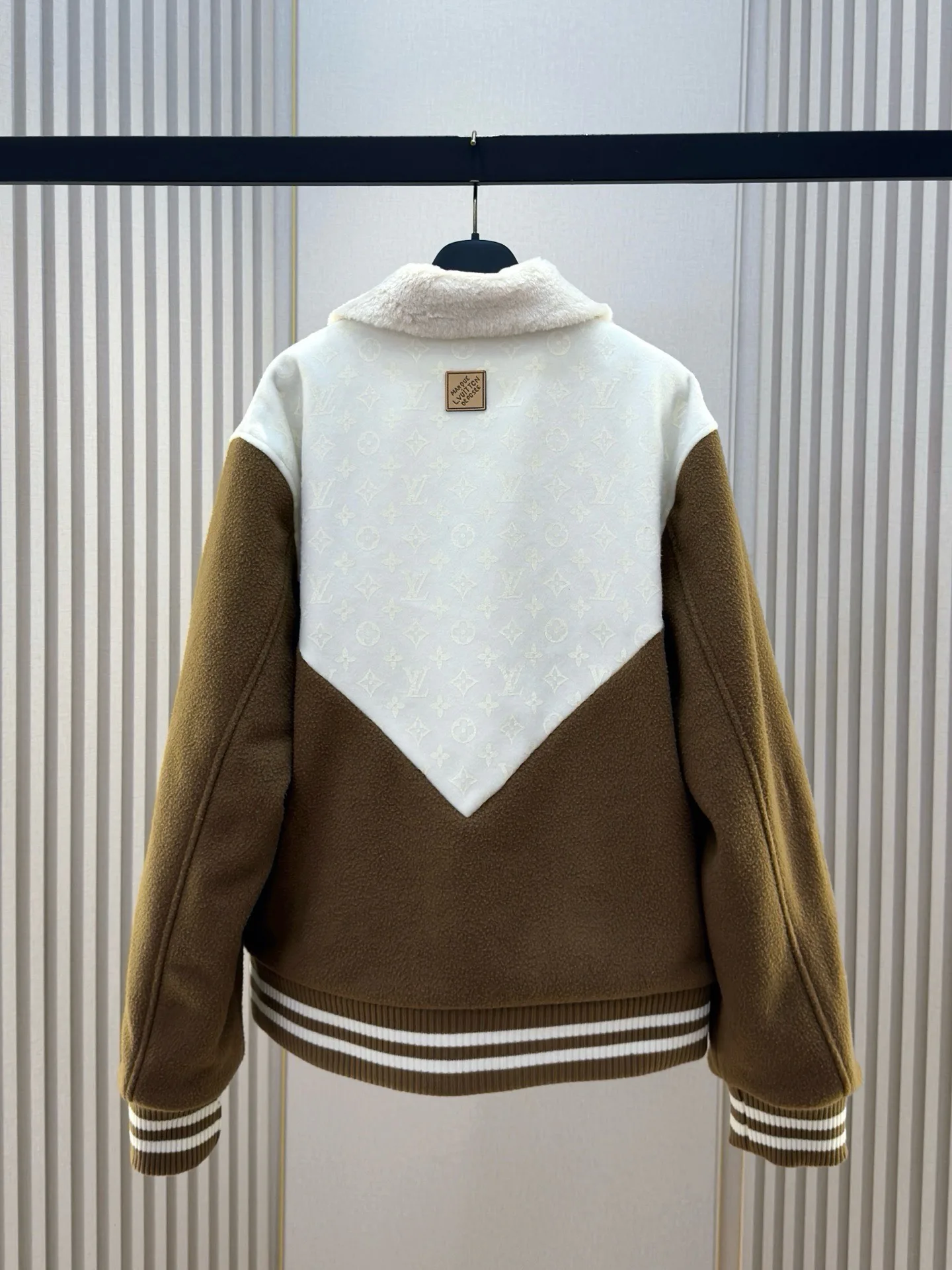 Куртки И Пуховики Мужские Louis Vuitton 18592653