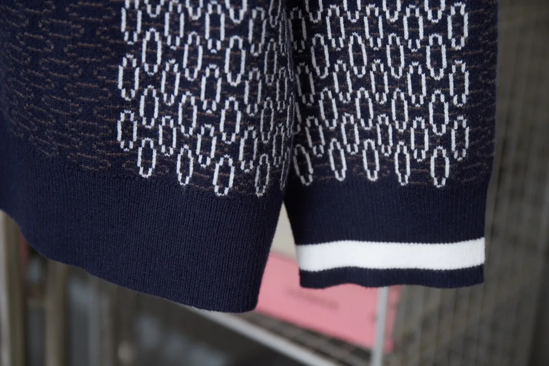 Men's Jumpers And Sweaters LOUIS VUITTON 18369002