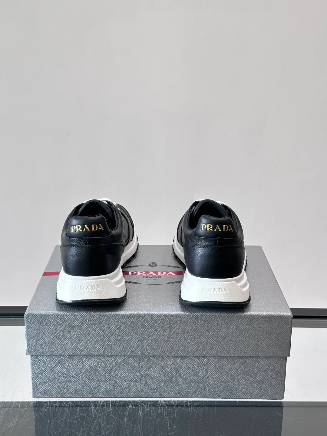 Men's Sneakers PRADA 18102659