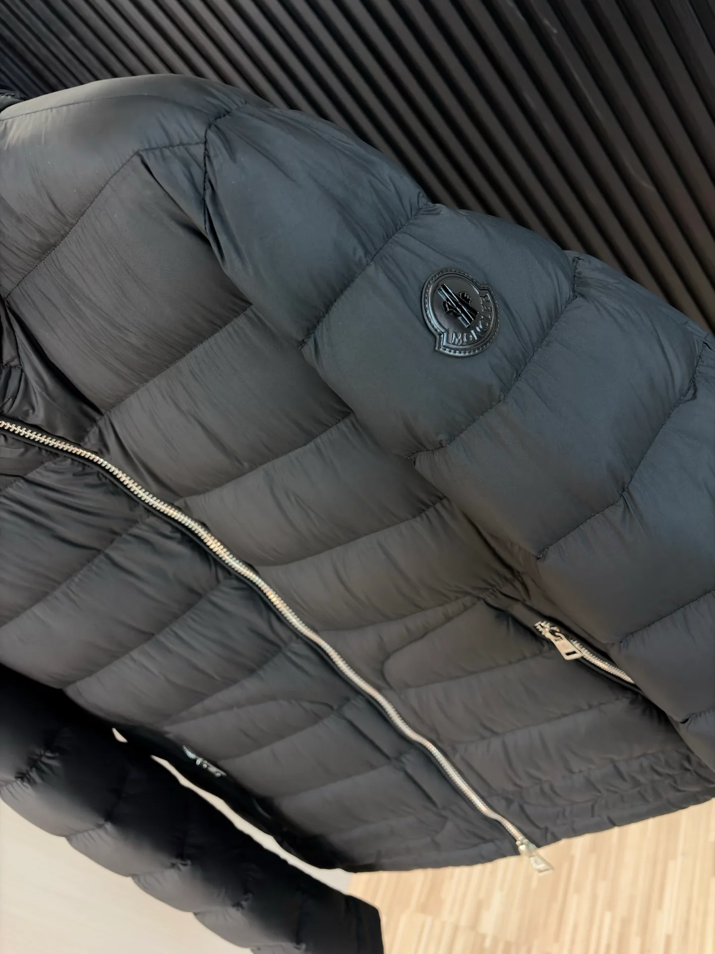 Women's Jackets And Down Jackets MONCLER 18188488