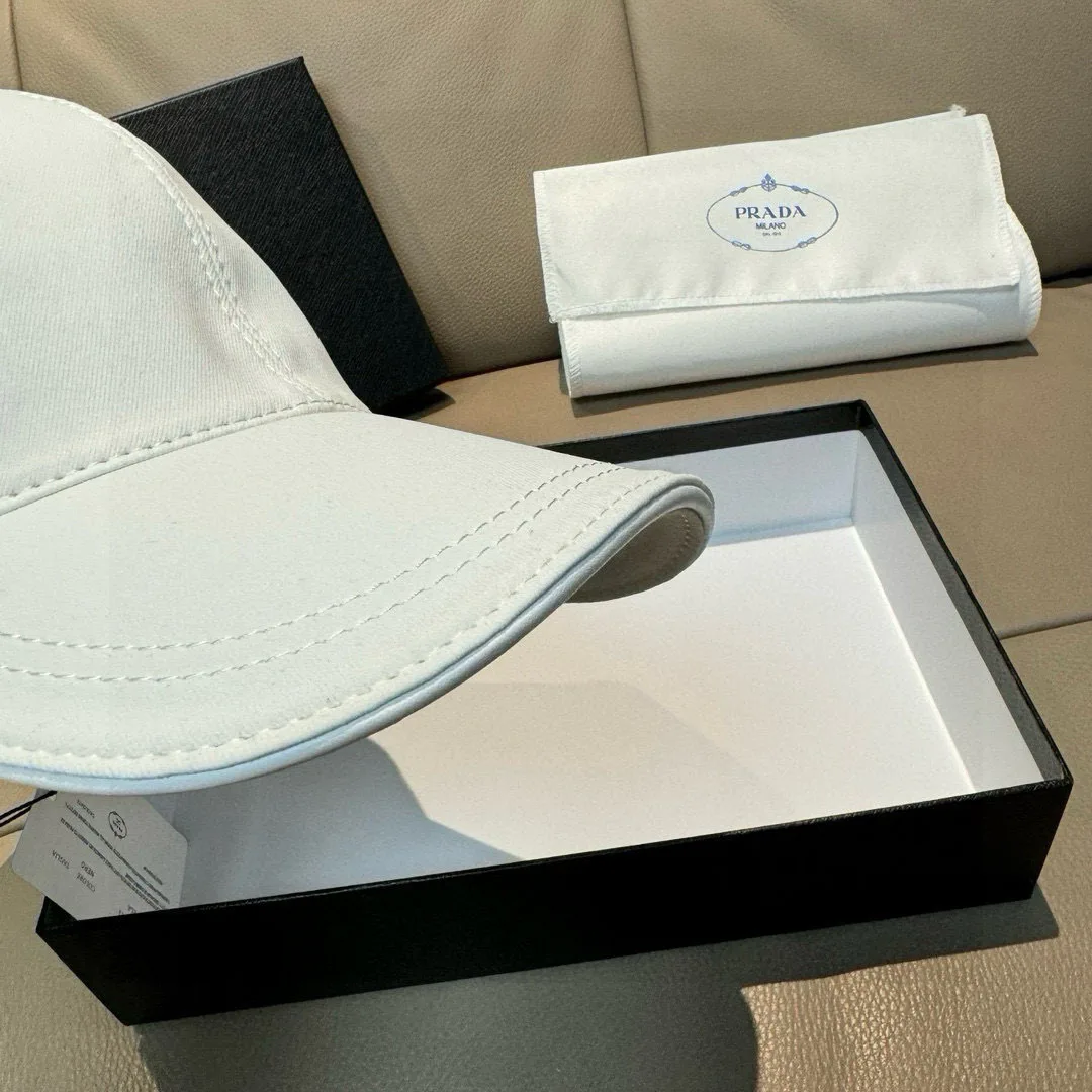 Hats PRADA 17515249