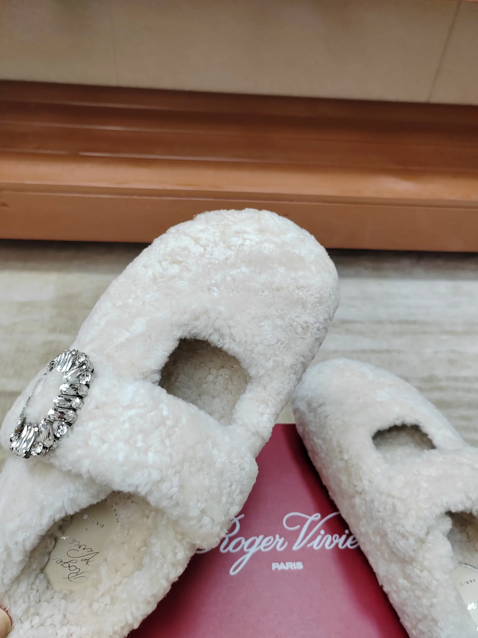Women's Slippers ROGER VIVIER 17852285