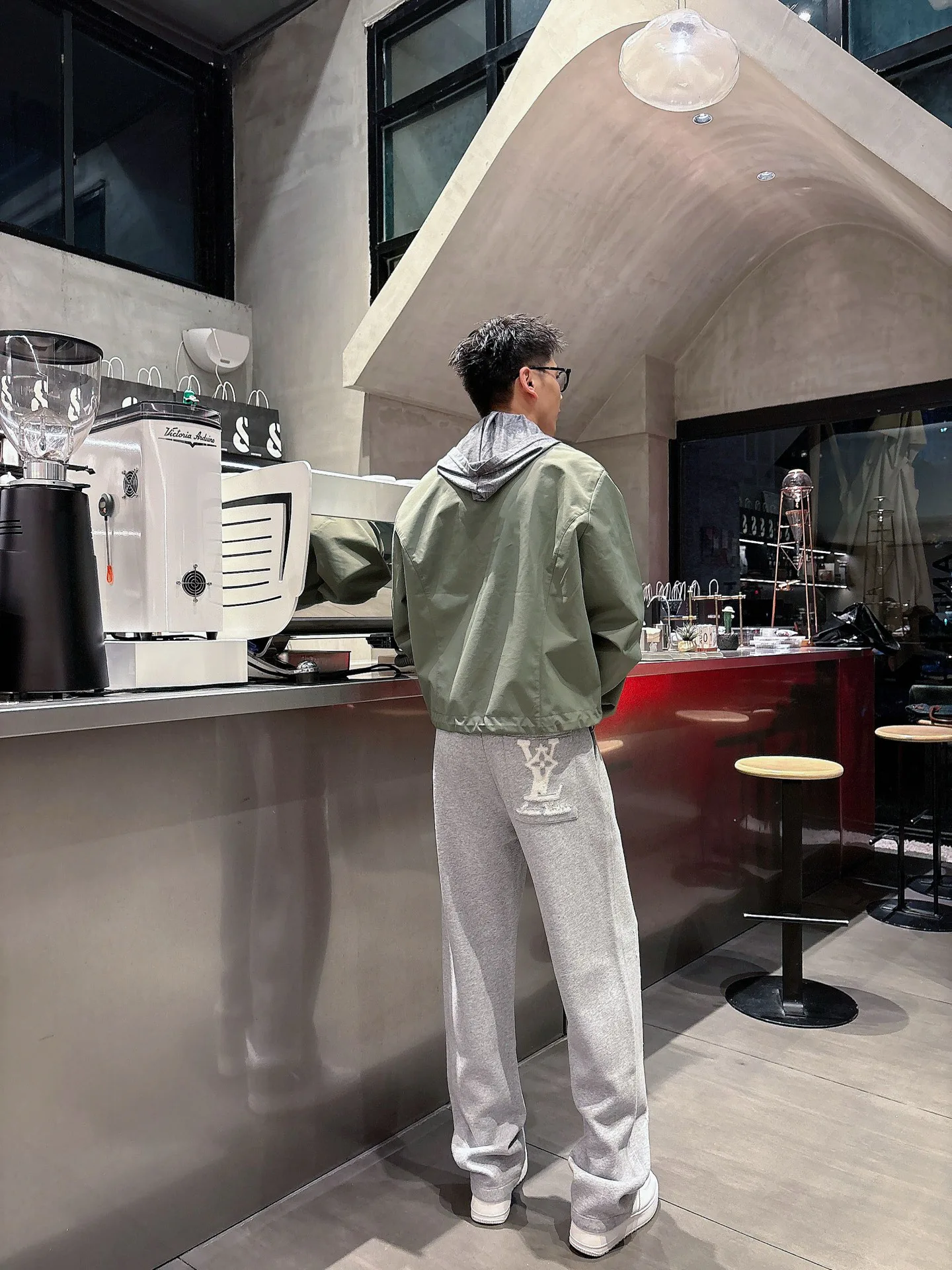Men's Trousers LOUIS VUITTON 18399247