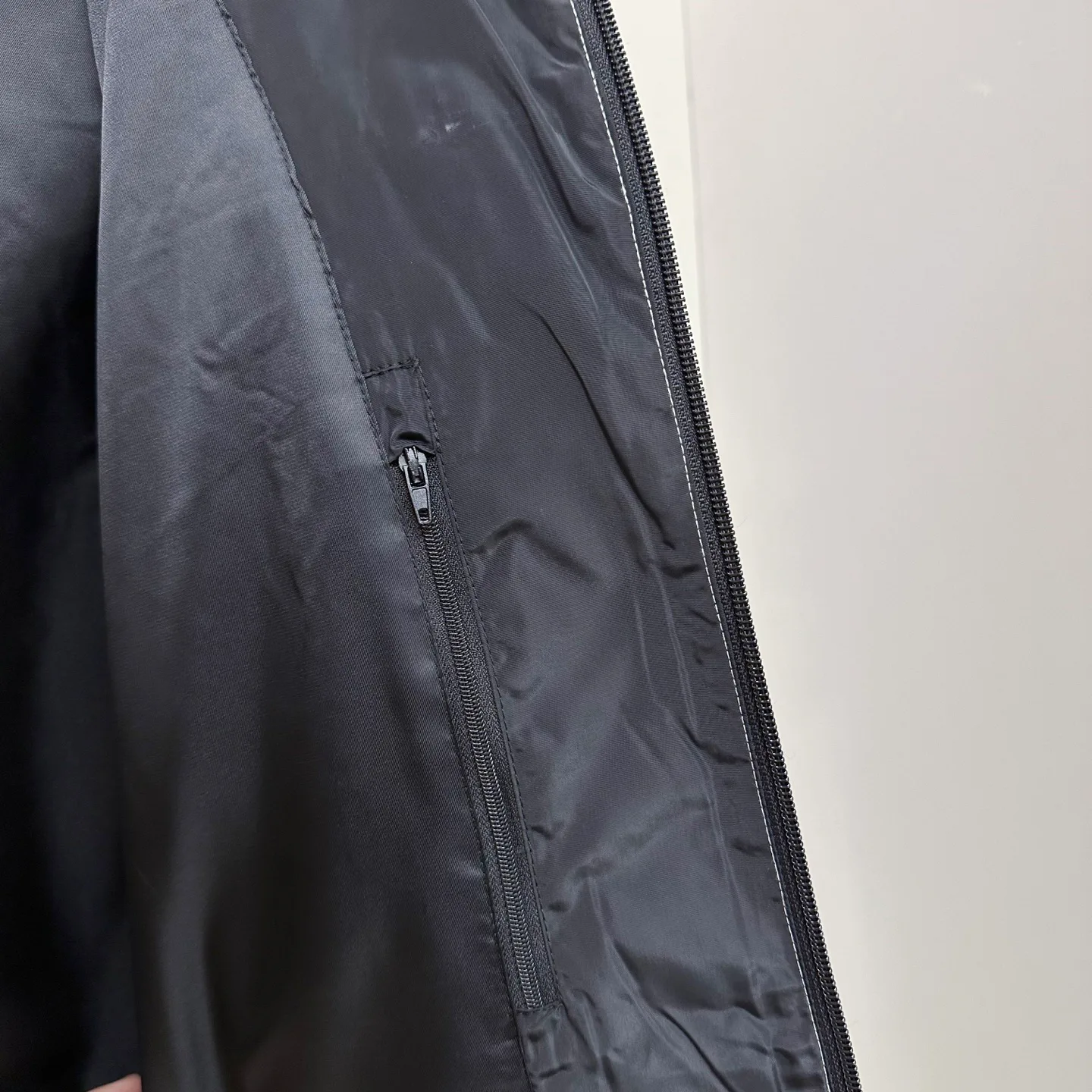 Men's Jackets And Down Jackets MONCLER 18140240