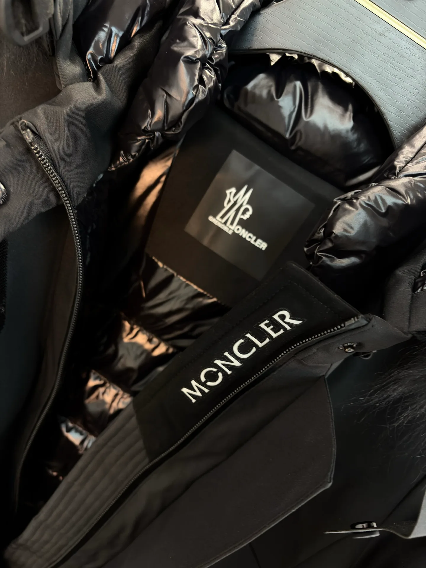 Women's Jackets And Down Jackets MONCLER 18188679