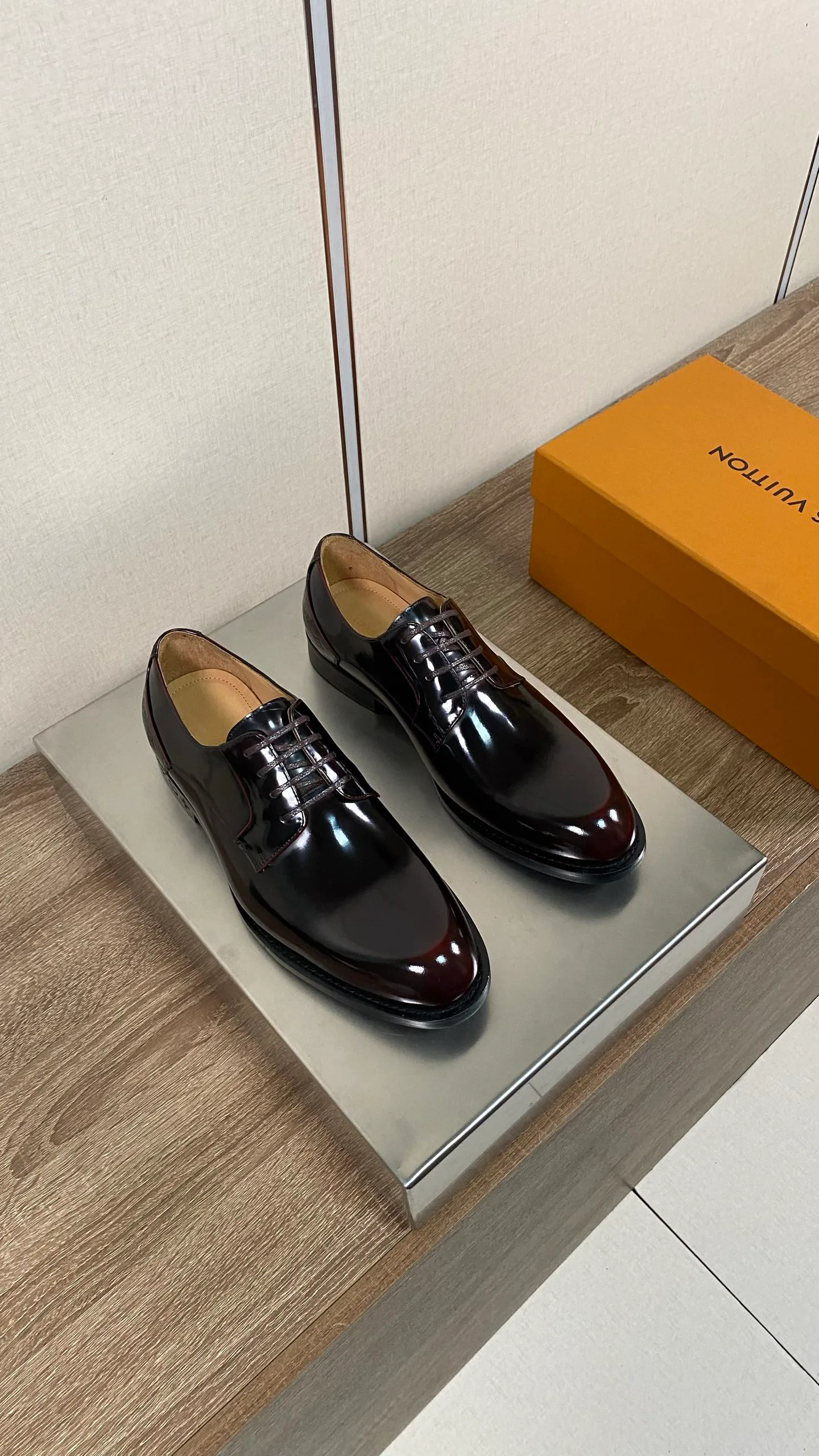 Men's Loafers And Dress Shoes LOUIS VUITTON 18078672