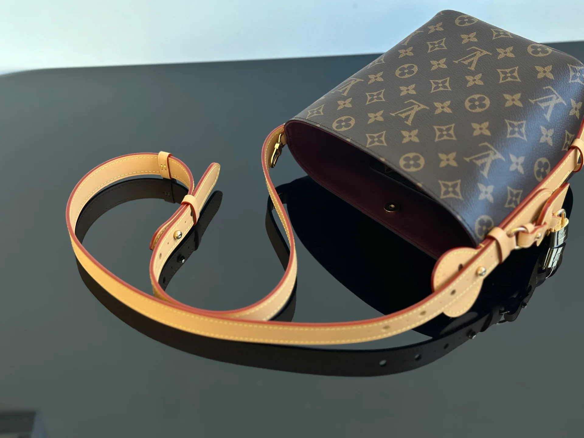 Women's Classic Handbags LOUIS VUITTON 18376559