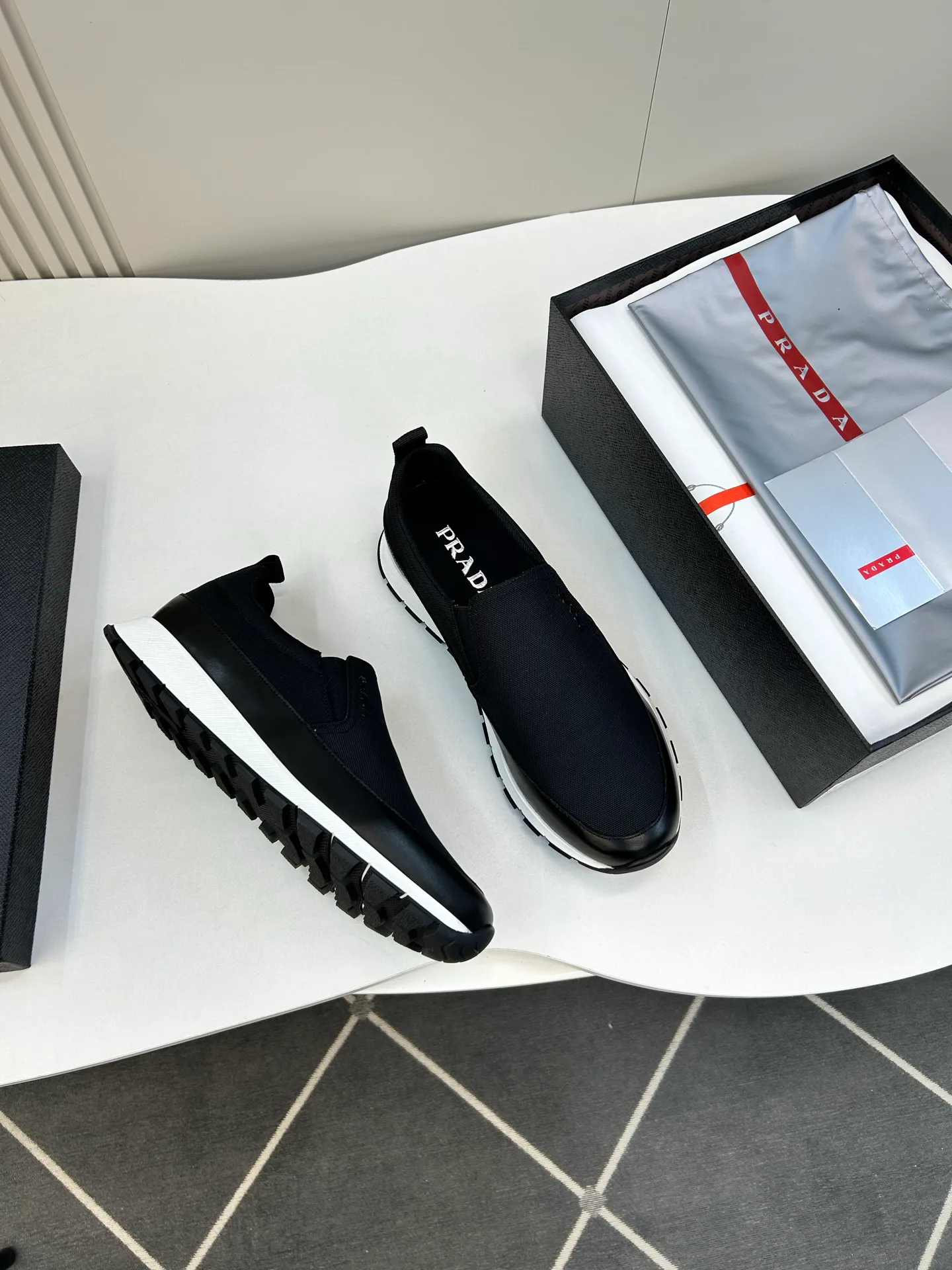 Men's Sneakers PRADA 18267395