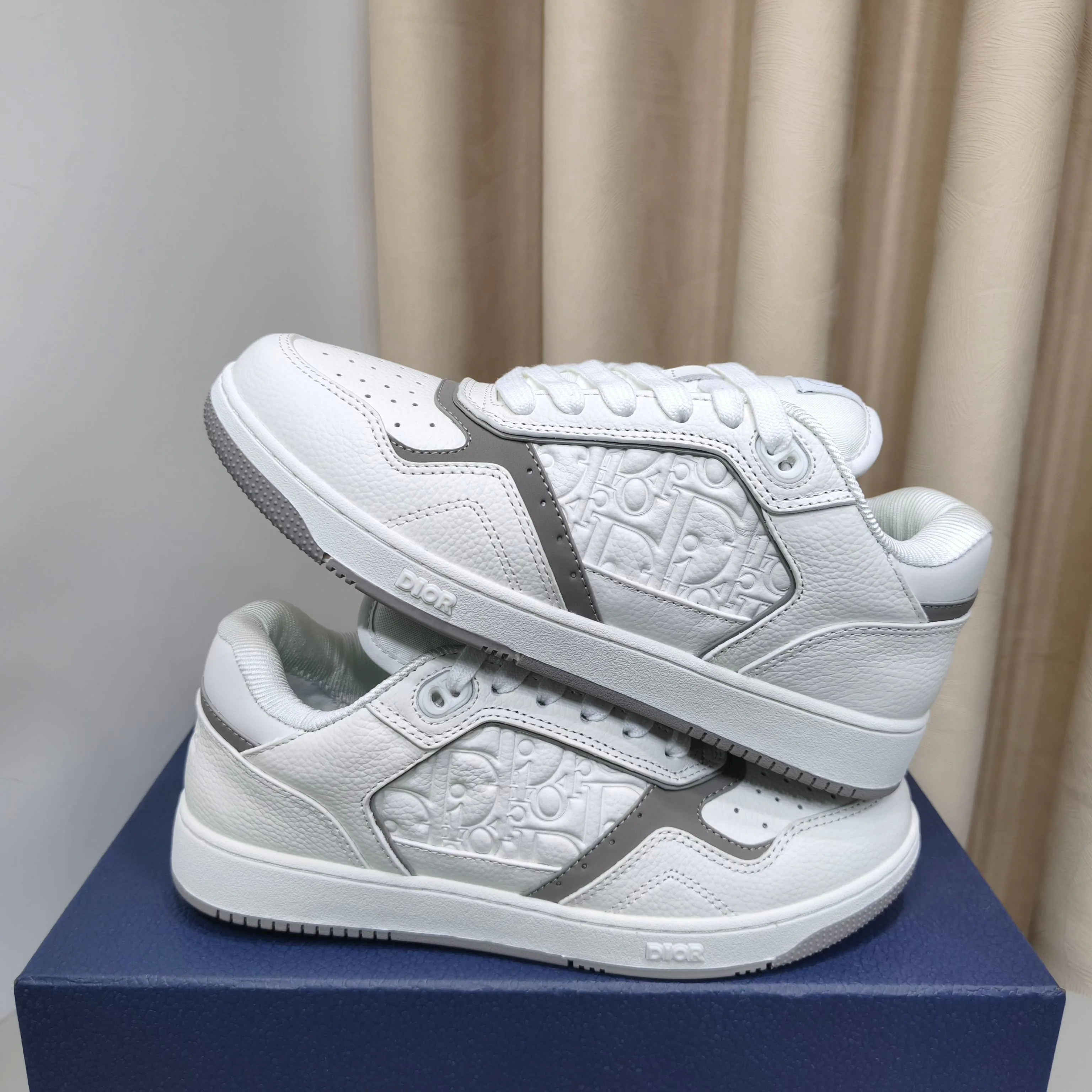 Women's Sneakers CHRISTIAN DIOR 17988881