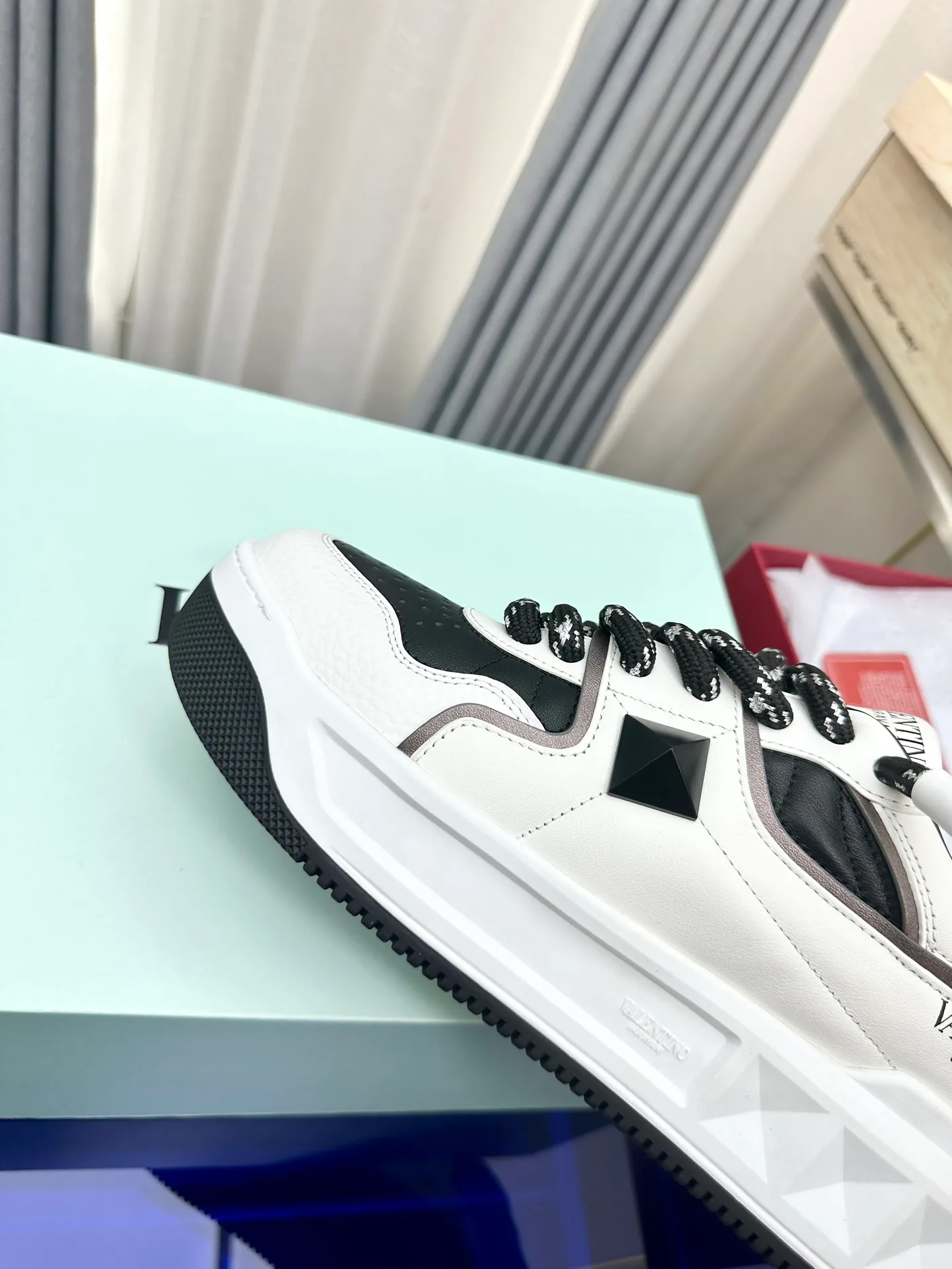 Women's Sneakers VALENTINO 17948614