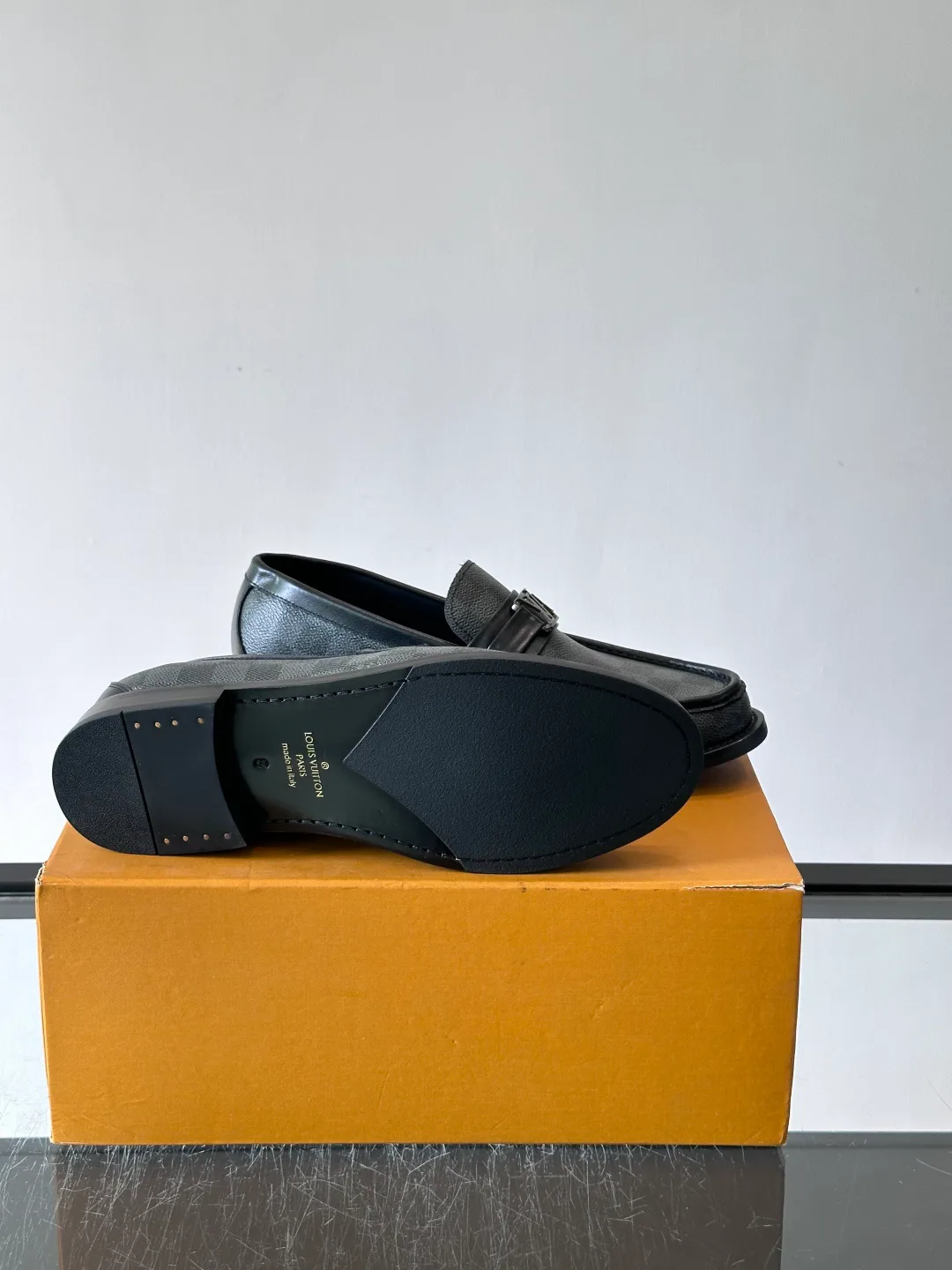 Men's Loafers And Dress Shoes LOUIS VUITTON 18169705