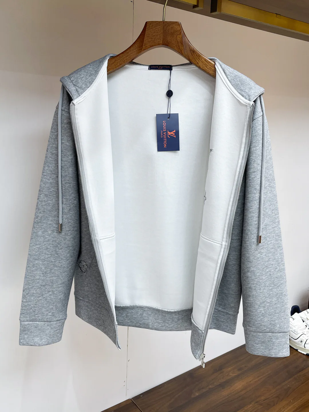 Men's Sweatshirts And Hoodies LOUIS VUITTON 18340425