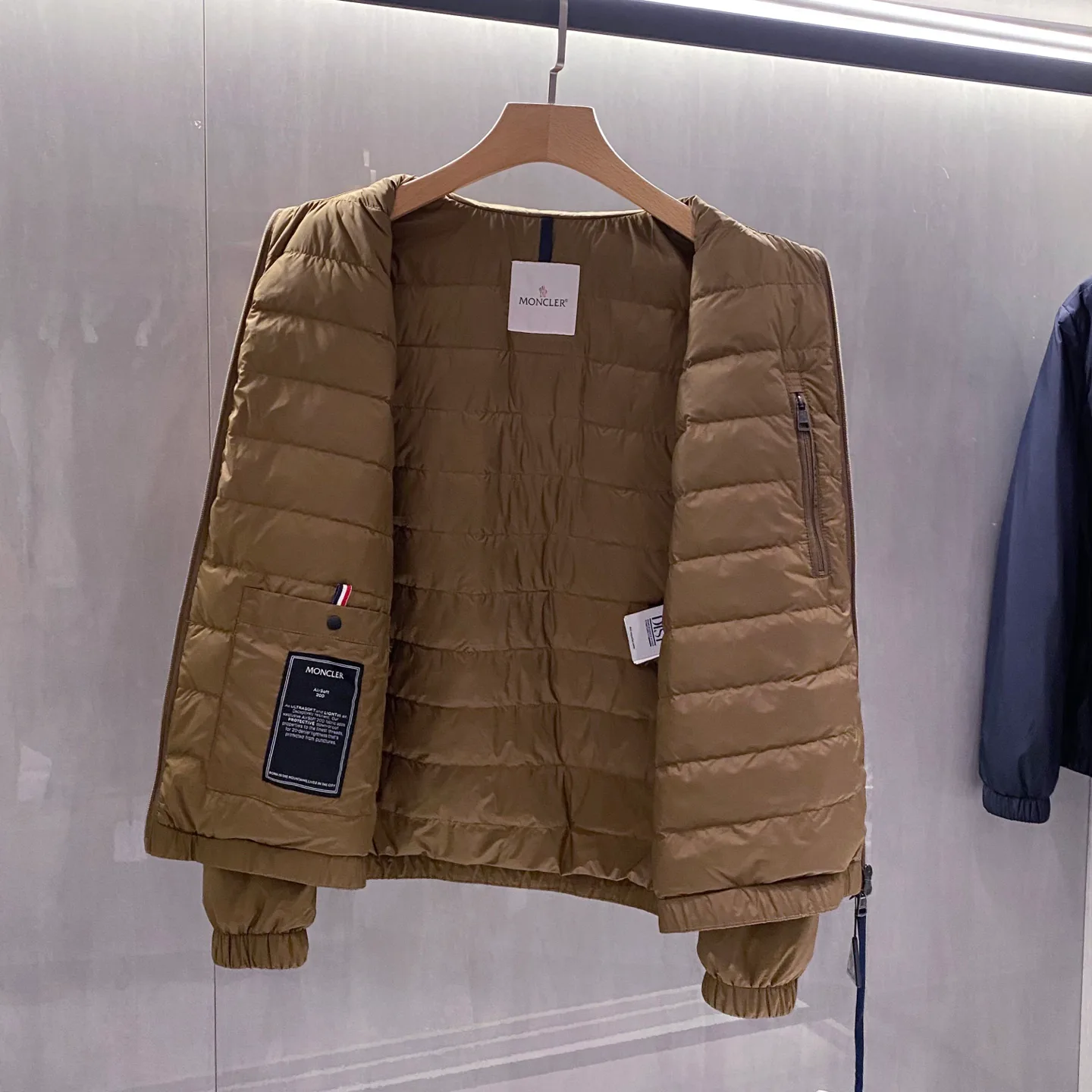 Куртки И Пуховики Мужские Moncler 18572359