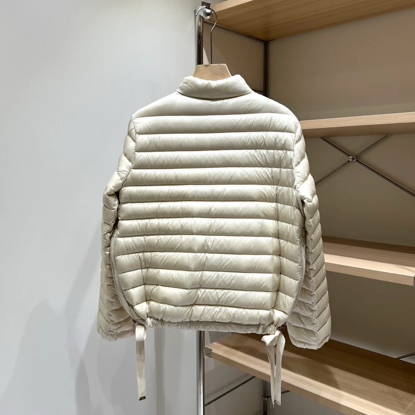 Women's Jackets And Down Jackets MONCLER 17812071
