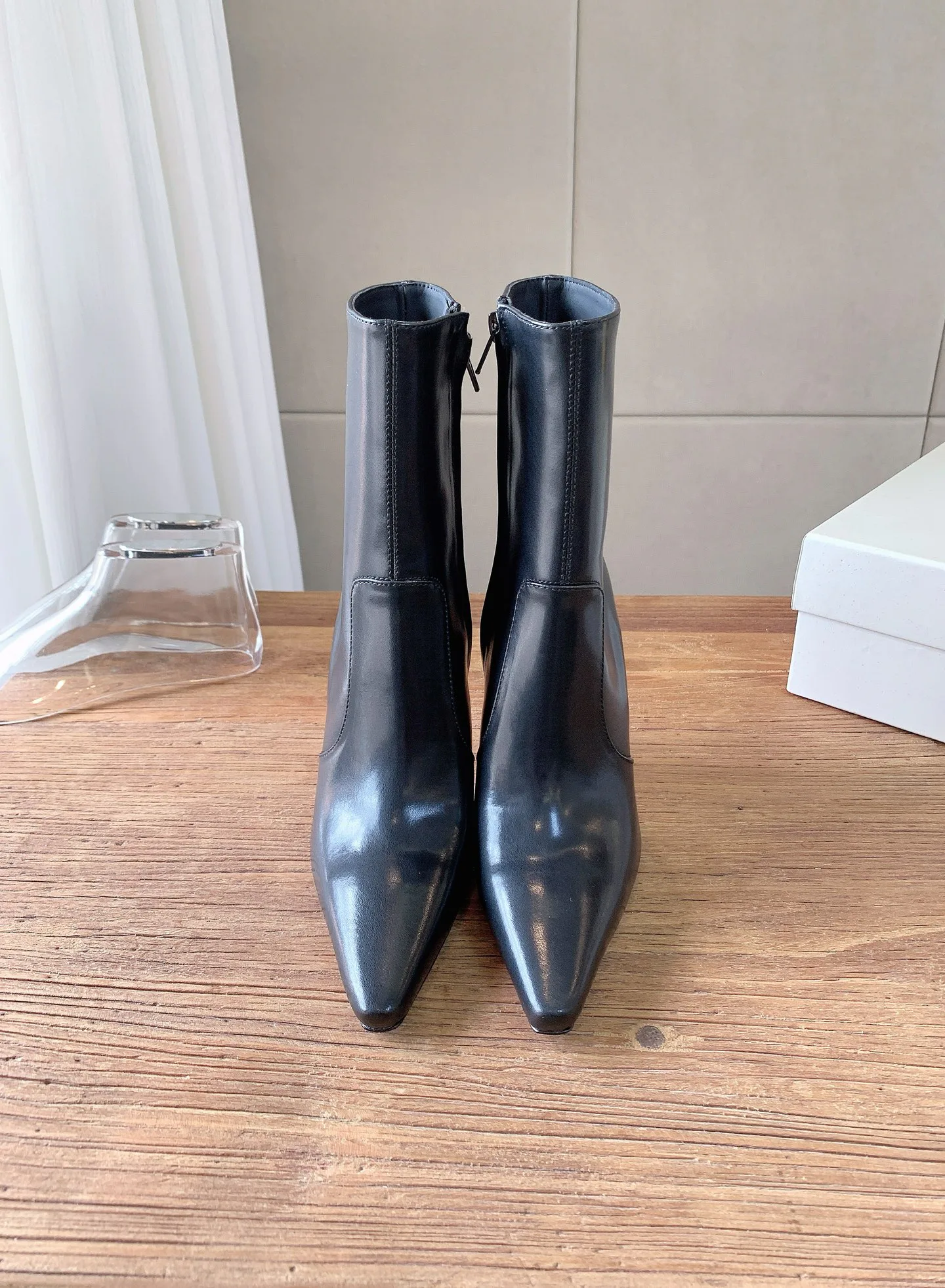 Women's Booties SAINT LAURENT 18365302