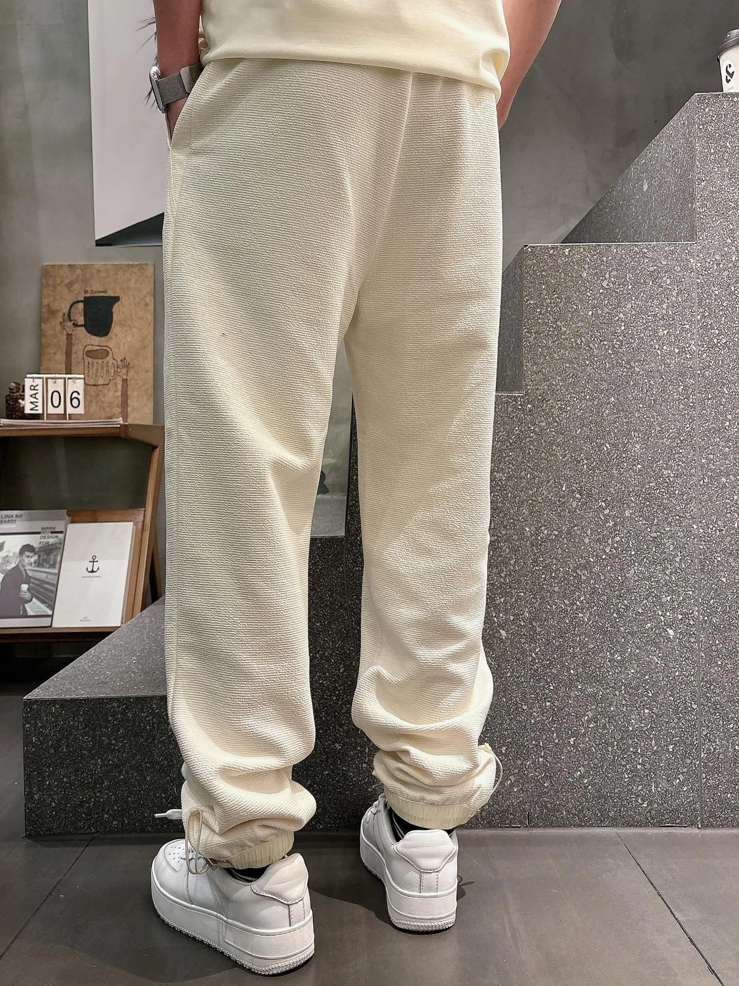 Брюки Мужские Moncler 18596893