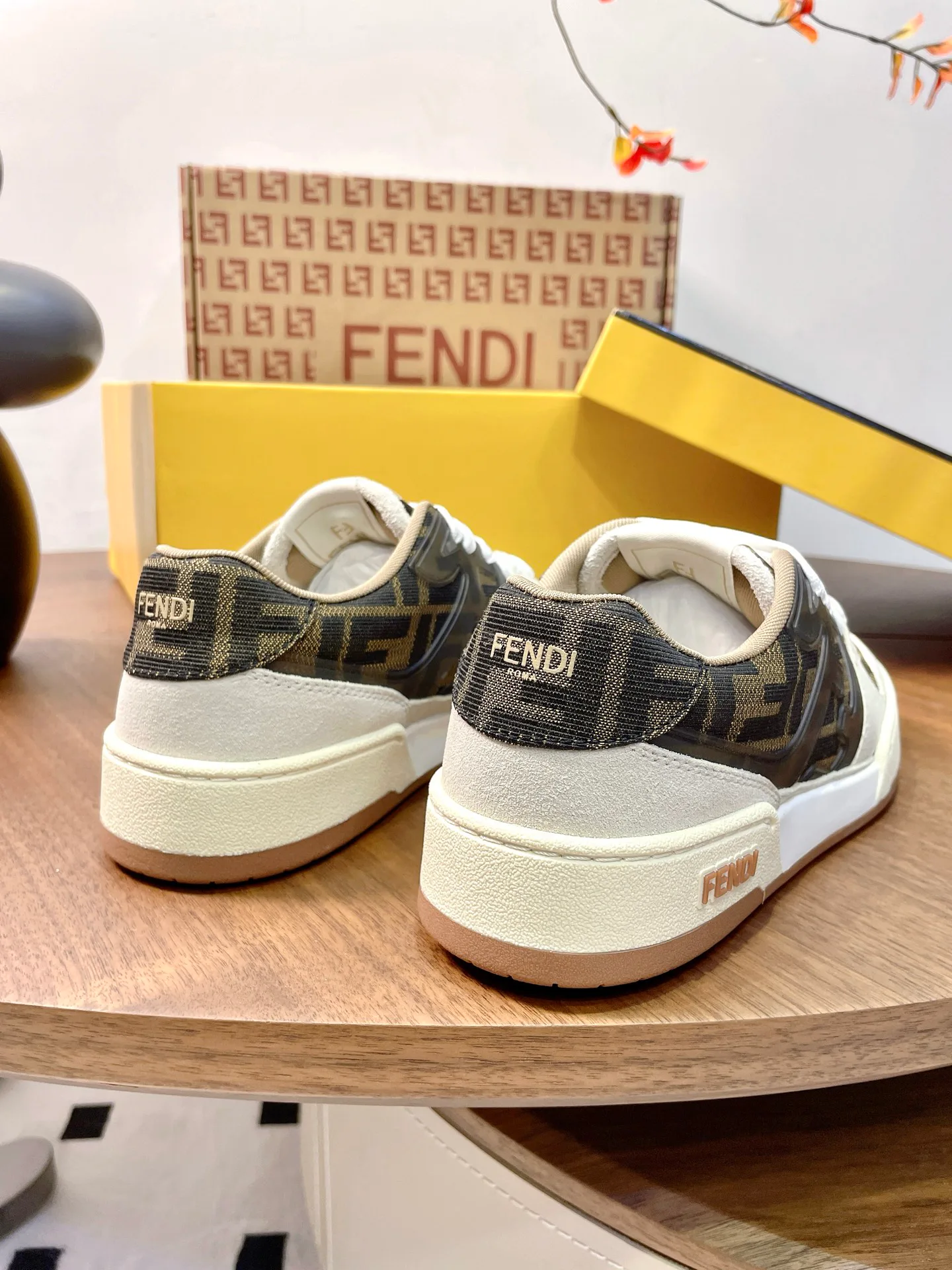 Women's Sneakers FENDI 17957349