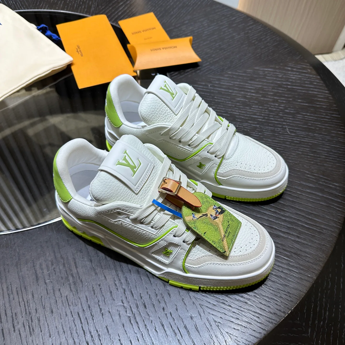 Men's Sneakers LOUIS VUITTON 18192472