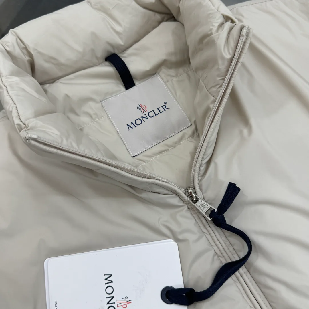 Men's Jackets And Down Jackets MONCLER 18001950