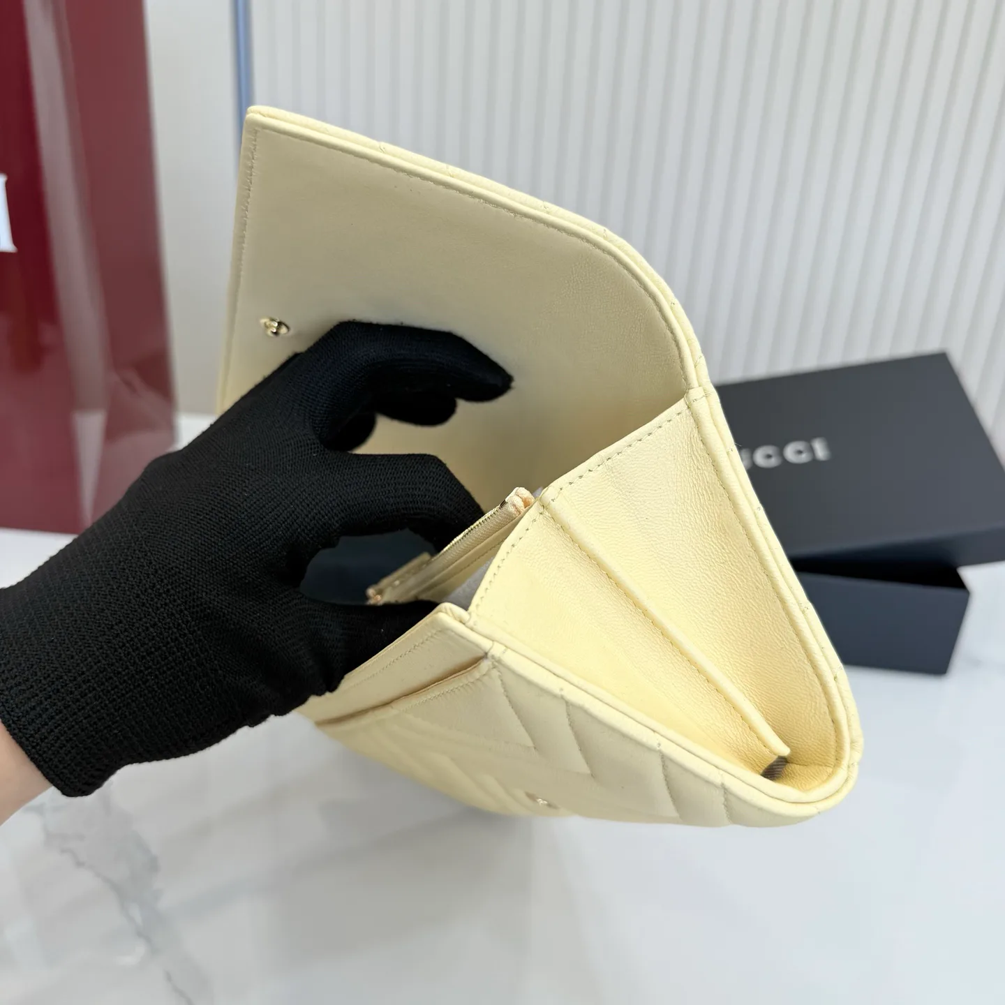 Women's Clutches GUCCI 17948231