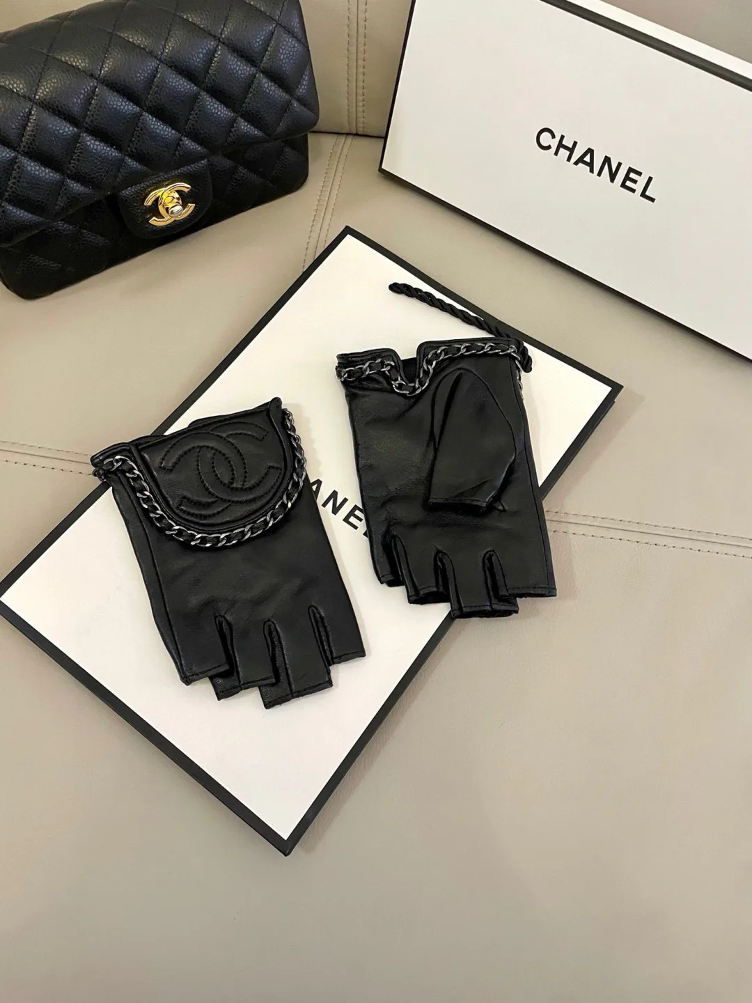 Gloves CHANEL 18525720