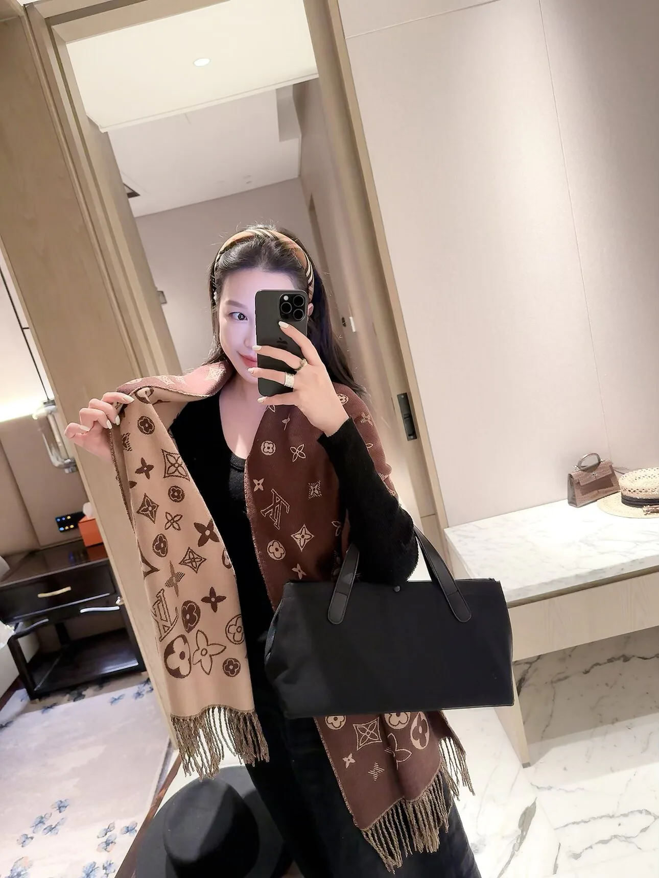 Scarves LOUIS VUITTON 18377551