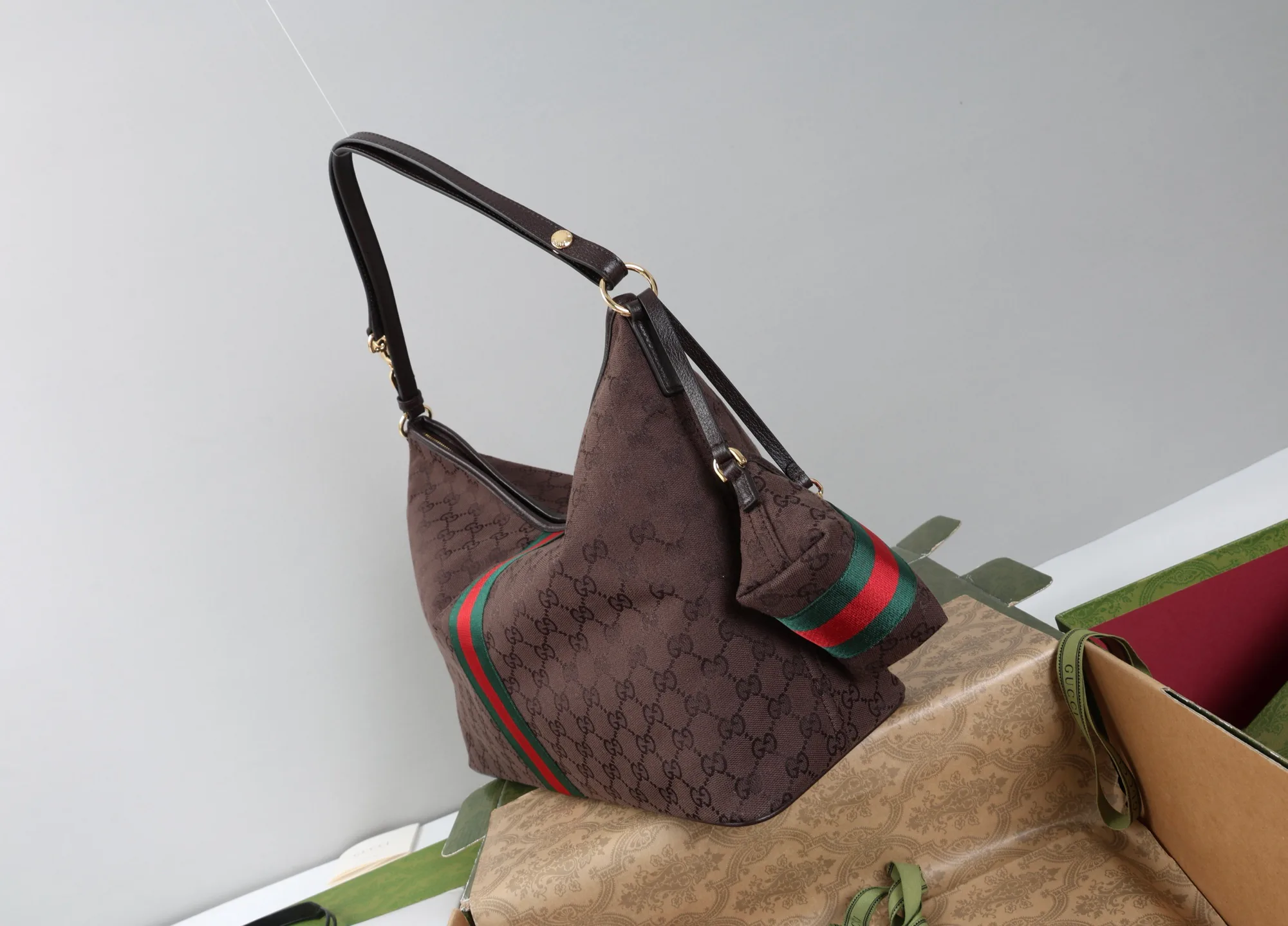 Women's Classic Handbags GUCCI 18250604