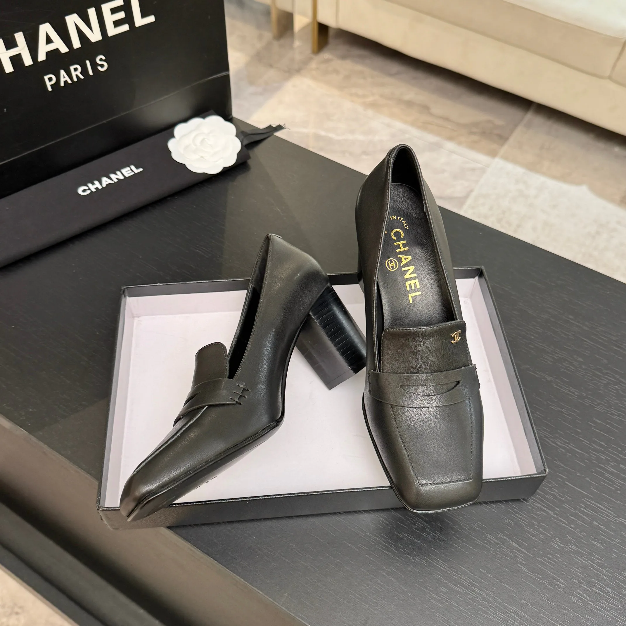 Women's Loafers And Moccasins CHANEL 18063089