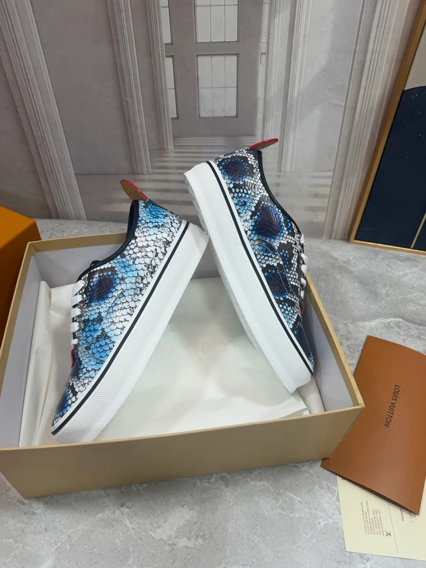 Men's Sneakers LOUIS VUITTON 18190060