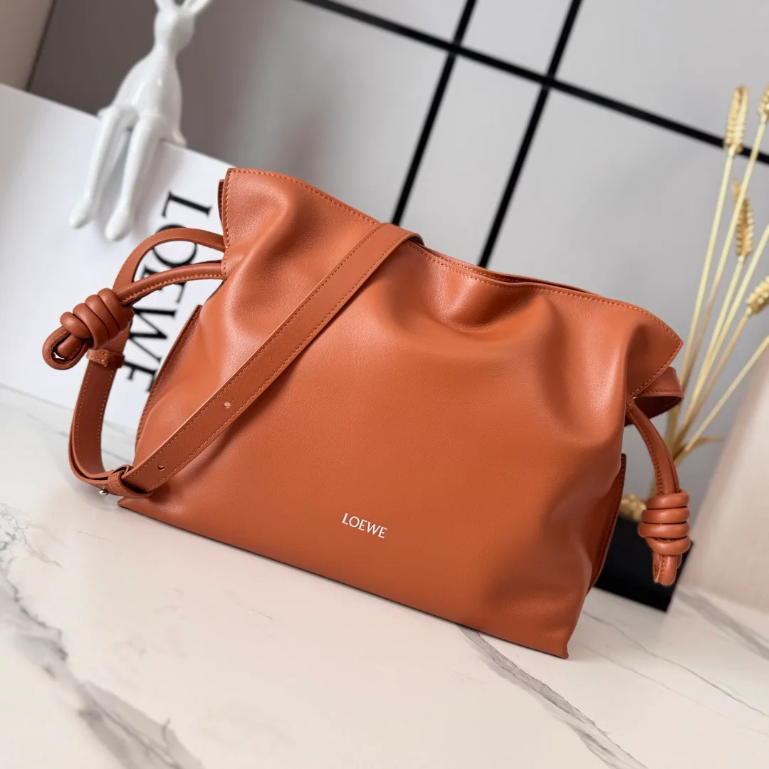 Women's Classic Handbags LOEWE 17937943