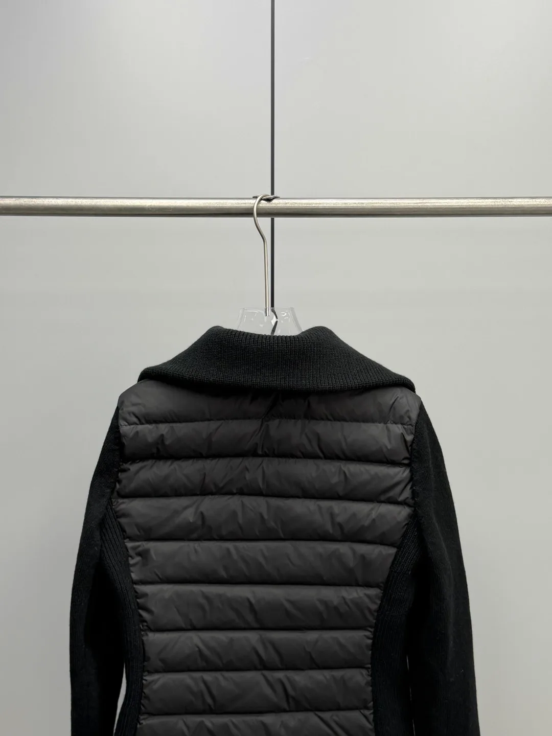 Women's Jackets And Down Jackets MONCLER 17802064