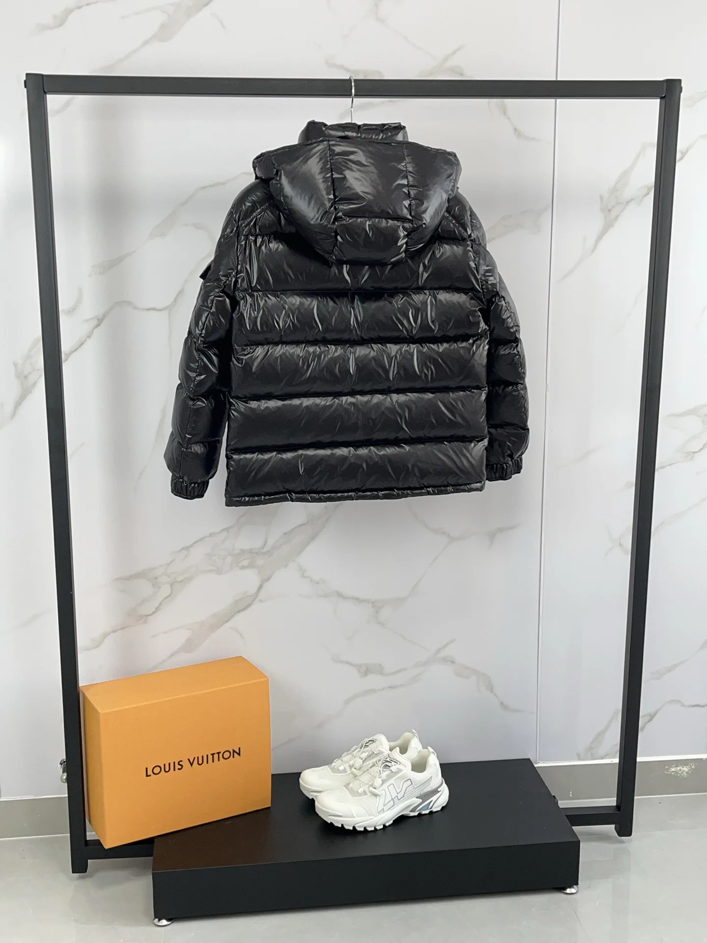 Women's Jackets And Down Jackets MONCLER 18391725
