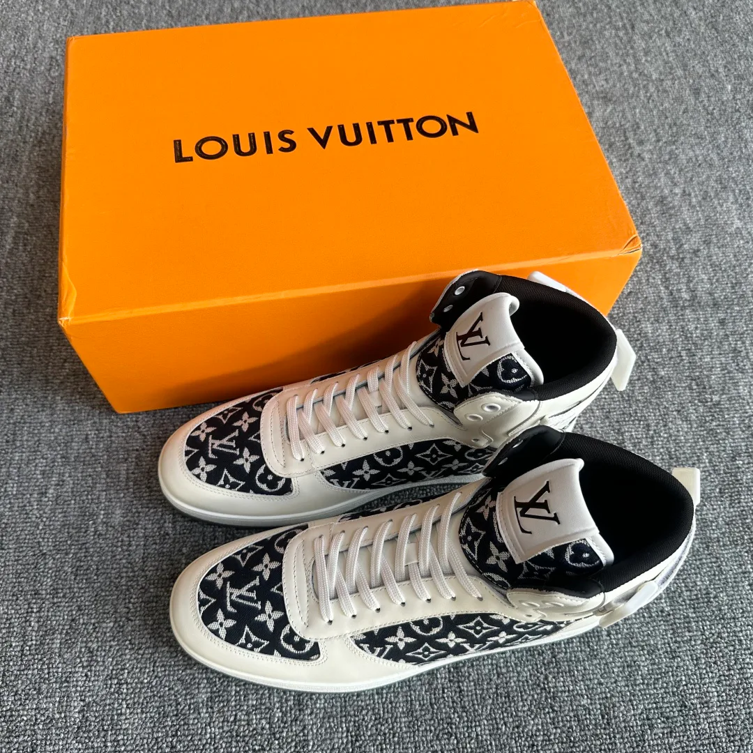 Men's Sneakers LOUIS VUITTON 18394314