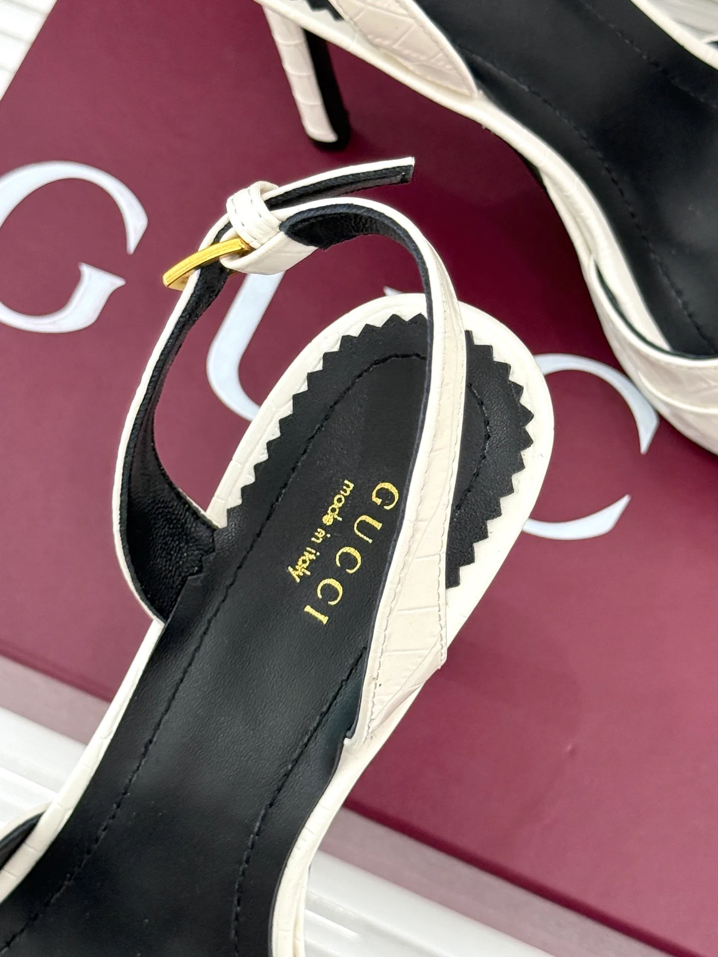 Women's Open-Toe Sandals GUCCI 17646530
