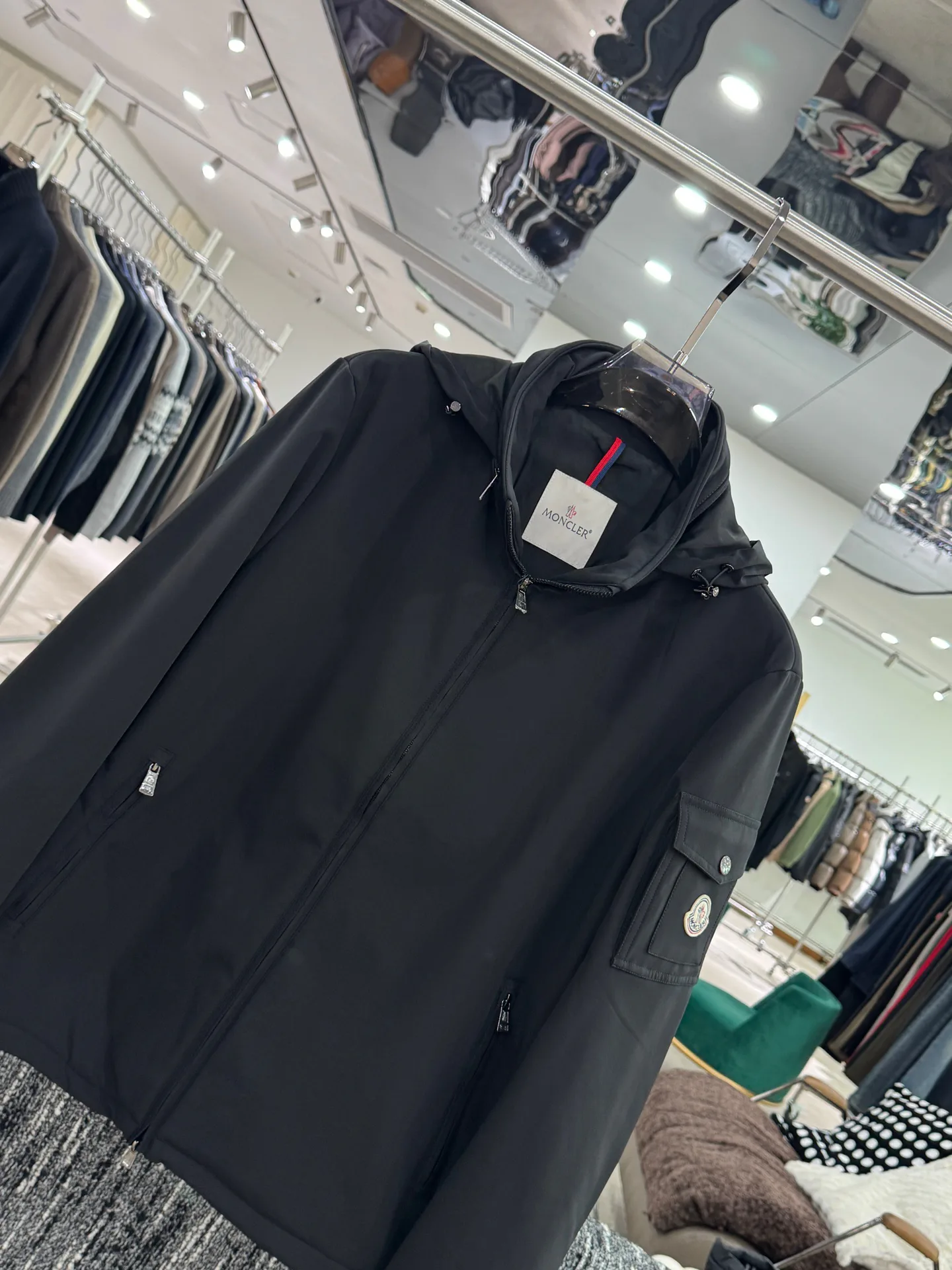 Men's Jackets And Down Jackets MONCLER 18084206